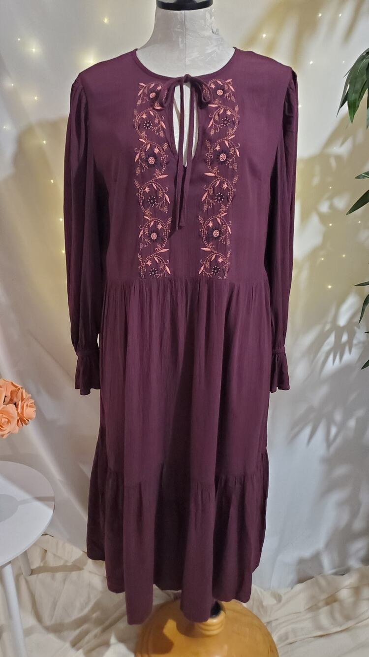 Knox Rose NWT Embroidered Tiered Midi Prairie Dress Size S Hippie Boho Pockets